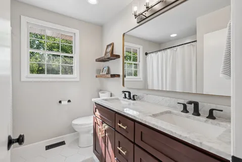 $399,900 | 649 Des Moines Drive, Hermitage, TN 37076