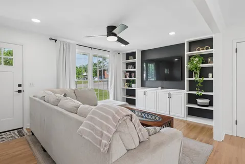 $399,900 | 649 Des Moines Drive, Hermitage, TN 37076