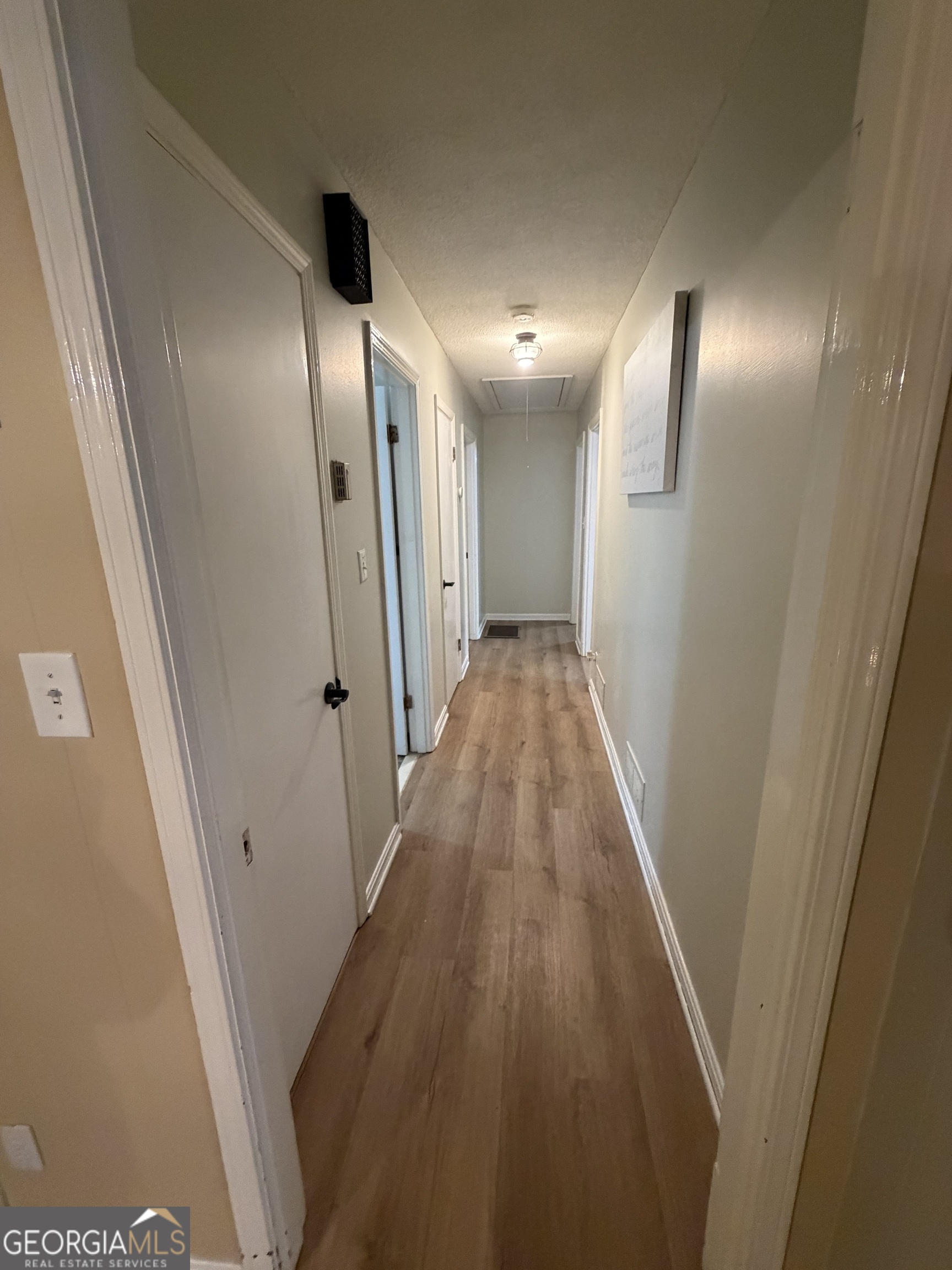 410 Ridgecrest Drive Elberton, GA 30635 - Photo 14 of 29 a view of a hallway