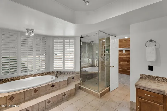 a view of a tennis court