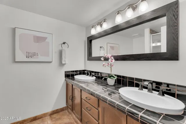 $900,000 | 2554 South Salida Del Sol, Mesa, AZ 85202