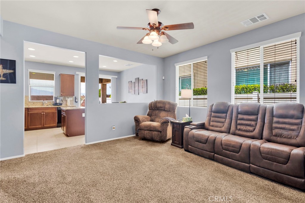 19459 Maple Creek Road Apple Valley, CA 92308 - Photo 9 of 51