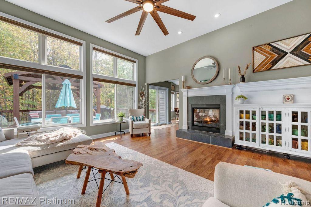 824 North Hacker Road Howell, MI 48843 - Photo 3 of 27