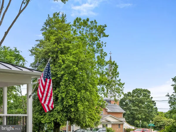 $675,000 | 105 East Washington Street, Remington, VA 22734