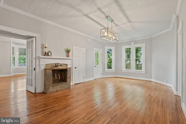 $675,000 | 105 East Washington Street, Remington, VA 22734