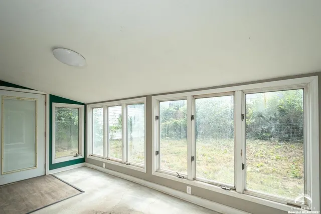 $137,800 | 3405 Southwest Huntoon Street, Topeka, KS 66604