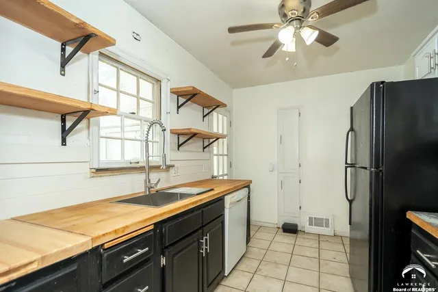 $137,800 | 3405 Southwest Huntoon Street, Topeka, KS 66604