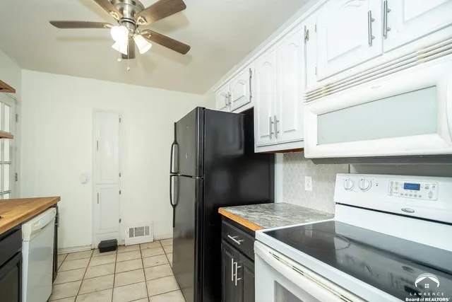 $137,800 | 3405 Southwest Huntoon Street, Topeka, KS 66604