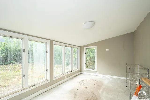 $137,800 | 3405 Southwest Huntoon Street, Topeka, KS 66604