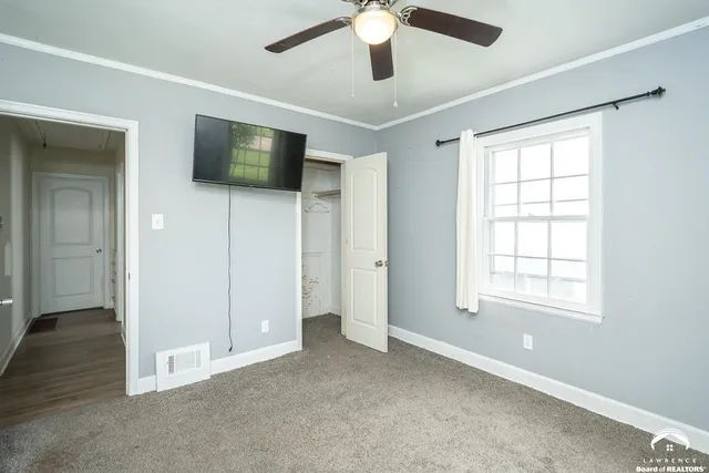 $137,800 | 3405 Southwest Huntoon Street, Topeka, KS 66604