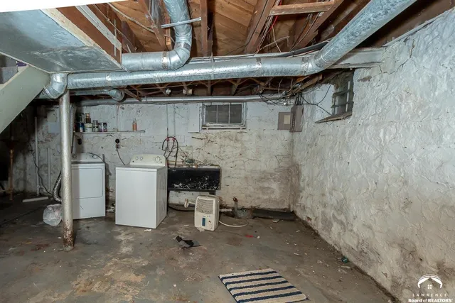 $137,800 | 3405 Southwest Huntoon Street, Topeka, KS 66604