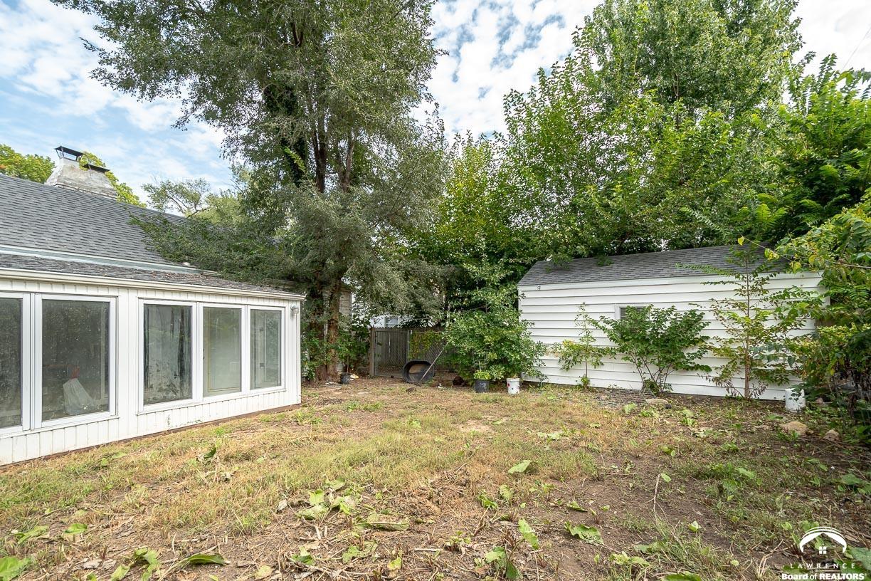 3405 Southwest Huntoon Street Topeka, KS 66604 - Photo 4 of 28