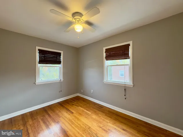 a view of empty room with window