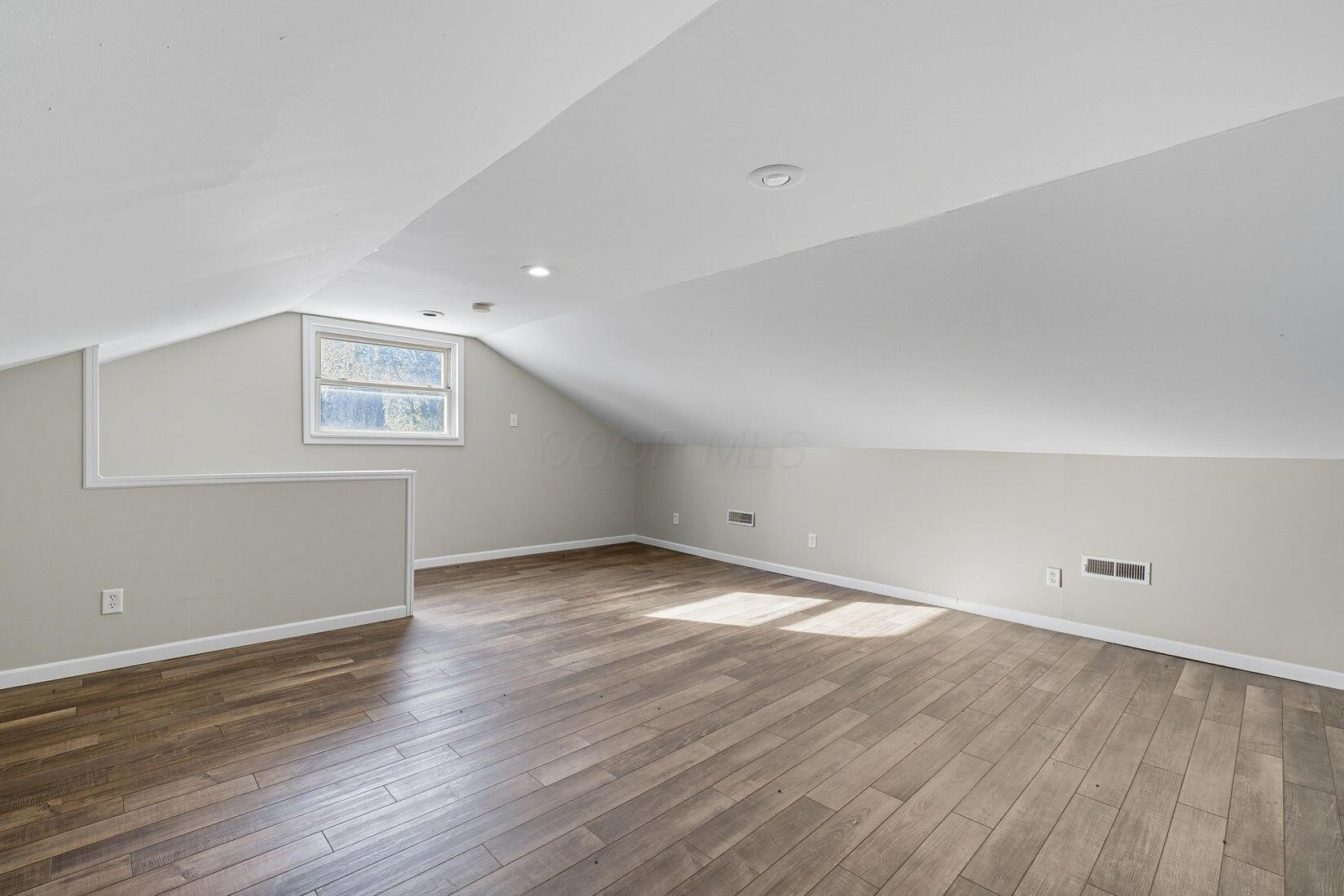 11951 Center Village Road Galena, OH 43021 - Photo 22 of 64 Upper Level