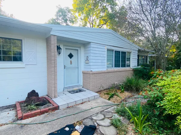 $2,200 | 23 Waynel Circle Southeast, Fort Walton Beach, FL 32548