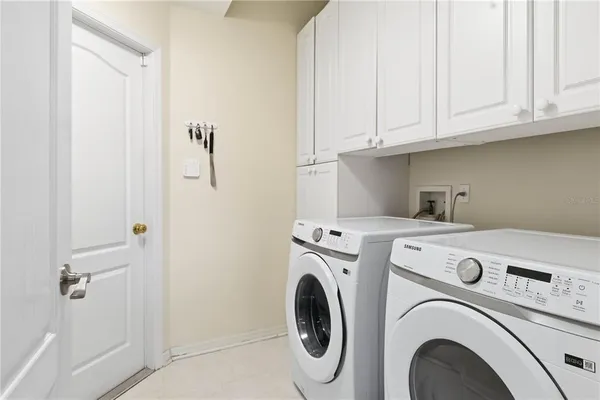 $895,000 | 19120 Mandarin Grove Place, Tampa, FL 33647