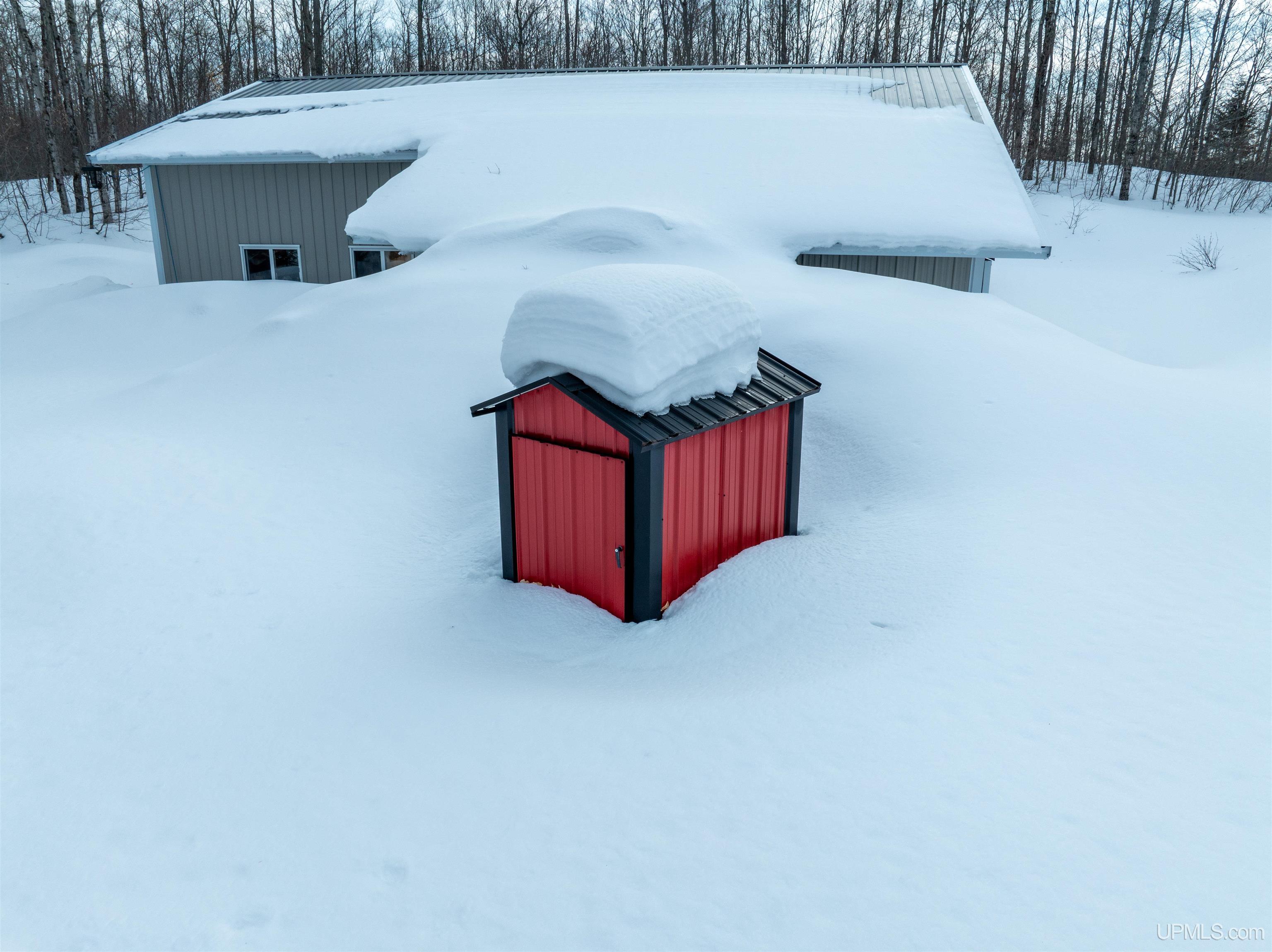 E9915 Old Indiantown Road Munising, MI 49862 - Photo 62 of 84 Gallery Image 62