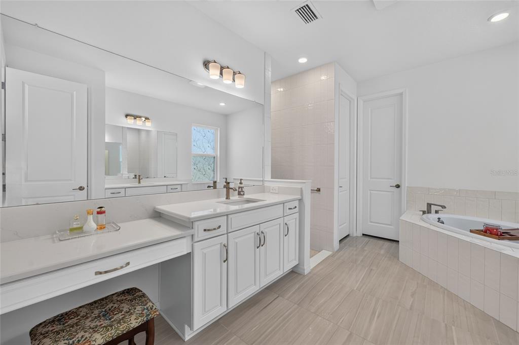 33751 Landsman Loop Wesley Chapel, FL 33543 - Photo 24 of 97