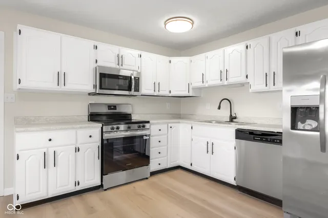 $207,500 | 1712 Prairie Drive, Columbus, IN 47203