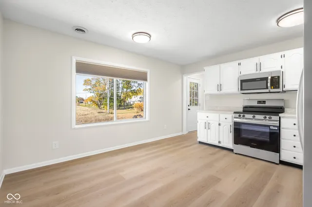 $207,500 | 1712 Prairie Drive, Columbus, IN 47203