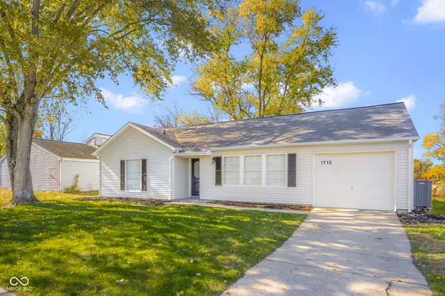 $207,500 | 1712 Prairie Drive, Columbus, IN 47203