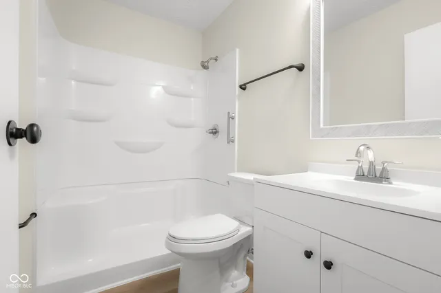 $207,500 | 1712 Prairie Drive, Columbus, IN 47203