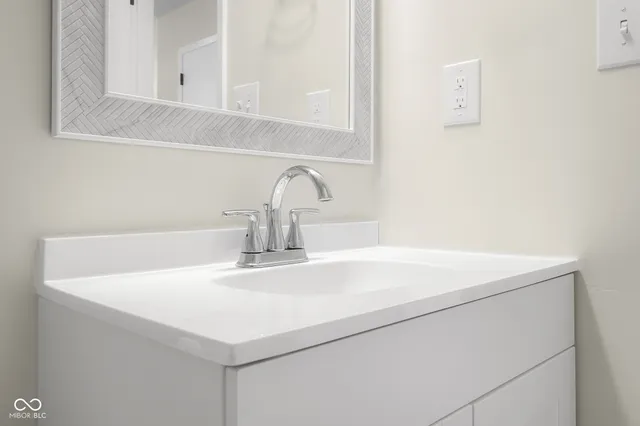 $207,500 | 1712 Prairie Drive, Columbus, IN 47203