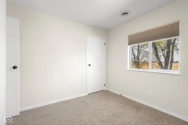 $207,500 | 1712 Prairie Drive, Columbus, IN 47203