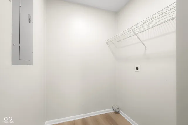 $207,500 | 1712 Prairie Drive, Columbus, IN 47203