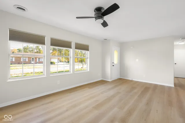 $207,500 | 1712 Prairie Drive, Columbus, IN 47203