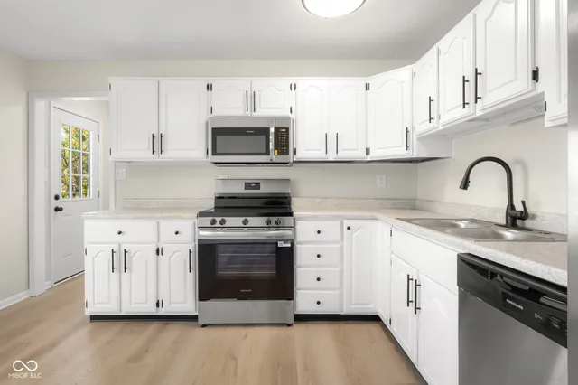 $207,500 | 1712 Prairie Drive, Columbus, IN 47203