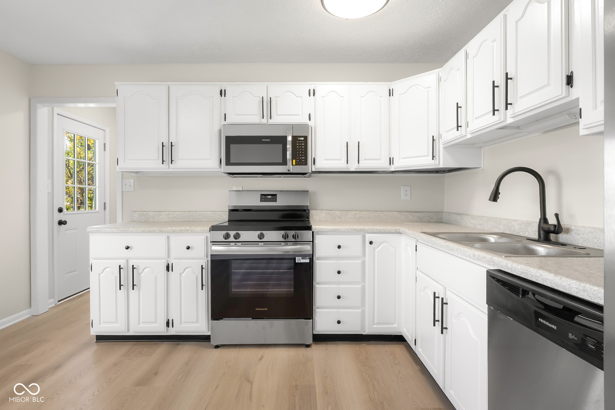 1712 Prairie Drive Columbus, IN 47203 - Photo 8 of 41