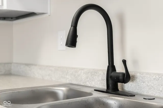 $207,500 | 1712 Prairie Drive, Columbus, IN 47203