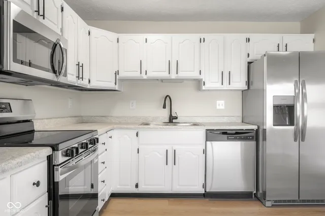 $207,500 | 1712 Prairie Drive, Columbus, IN 47203