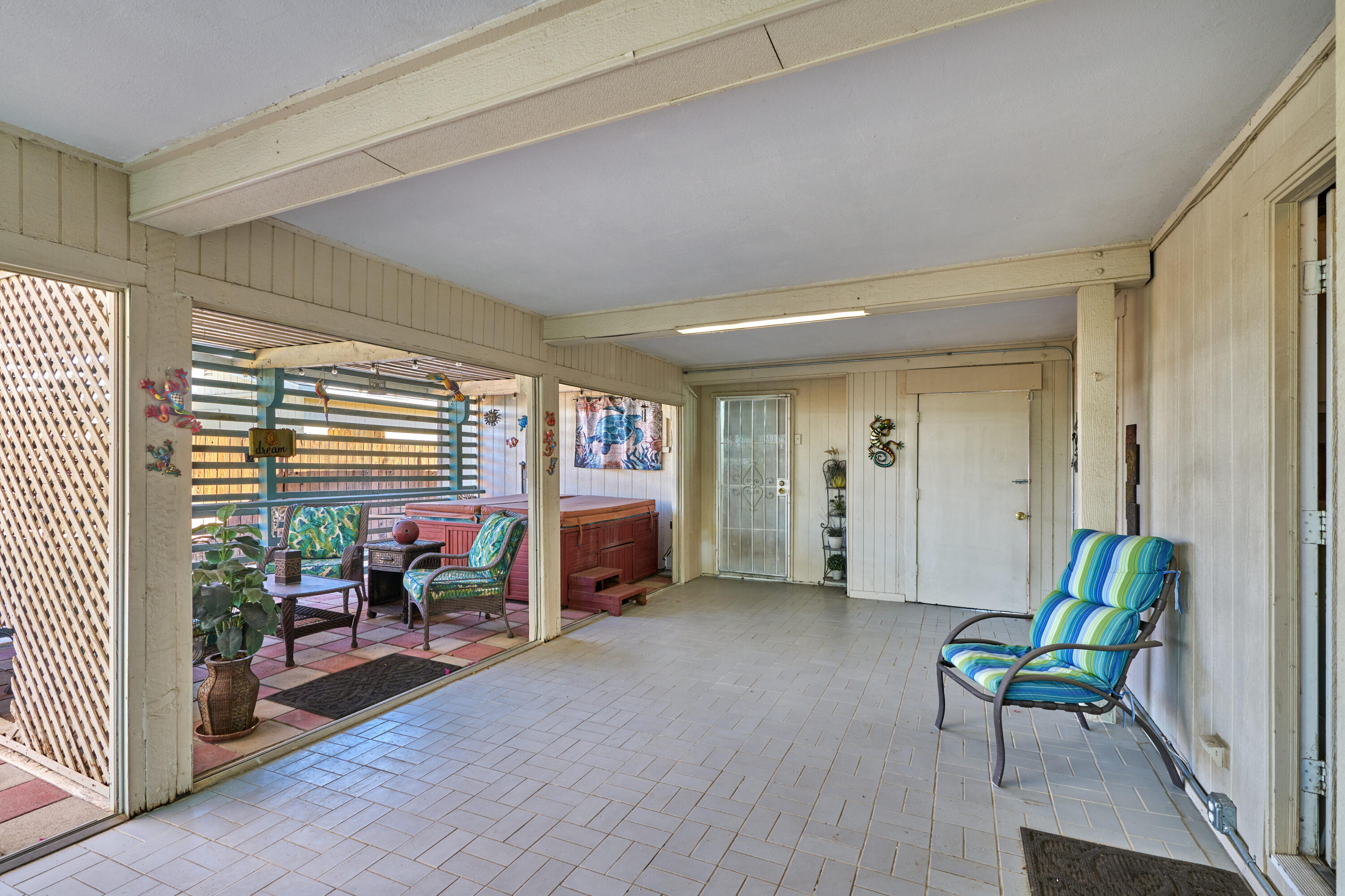 33537 Lisa Circle Thousand Palms, CA 92276 - Photo 22 of 35 a living room with furniture and a window