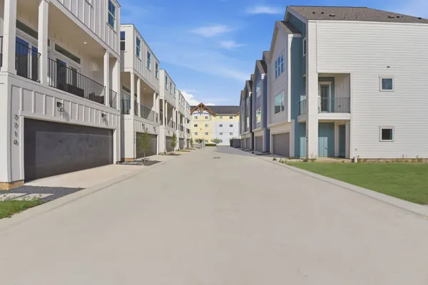 $450,000 | 7706 Earl Rudder Way, Houston, TX 77055