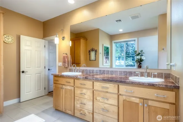 $765,000 | 731 Southeast Swainson Lane, College Place, WA 99324