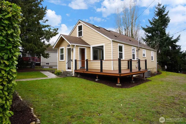 $899,000 | 10633 21st Avenue Southwest, Seattle, WA 98146