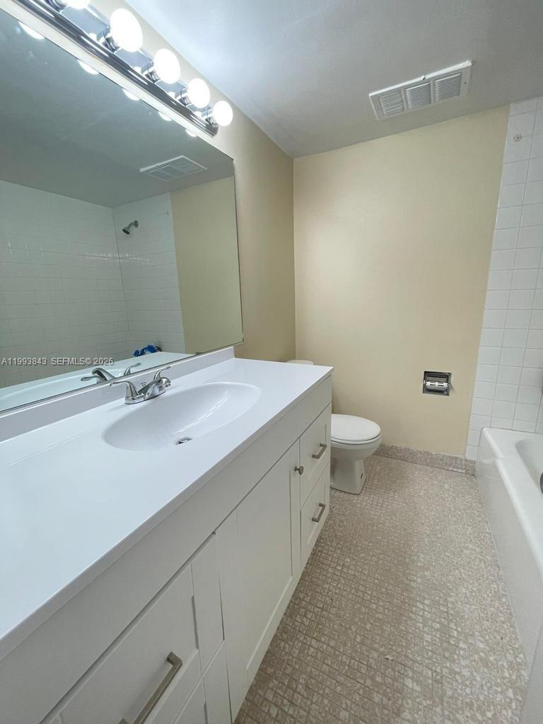 4222 Inverrary Boulevard, Unit 4217 Lauderhill, FL 33319 - Photo 11 of 13