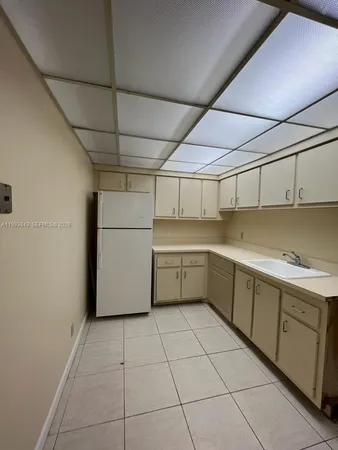 $1,650 | 4222 Inverrary Boulevard, Unit 4217, Lauderhill, FL 33319