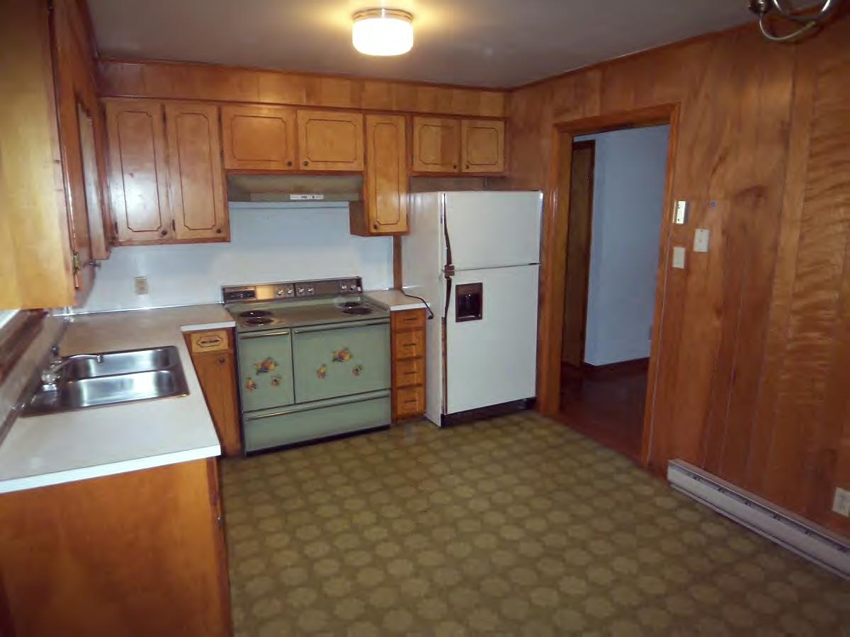 2610 The Great Road Fieldale, VA 24089 - Photo 4 of 9 a kitchen with stainless steel appliances a refrigerator and a stove