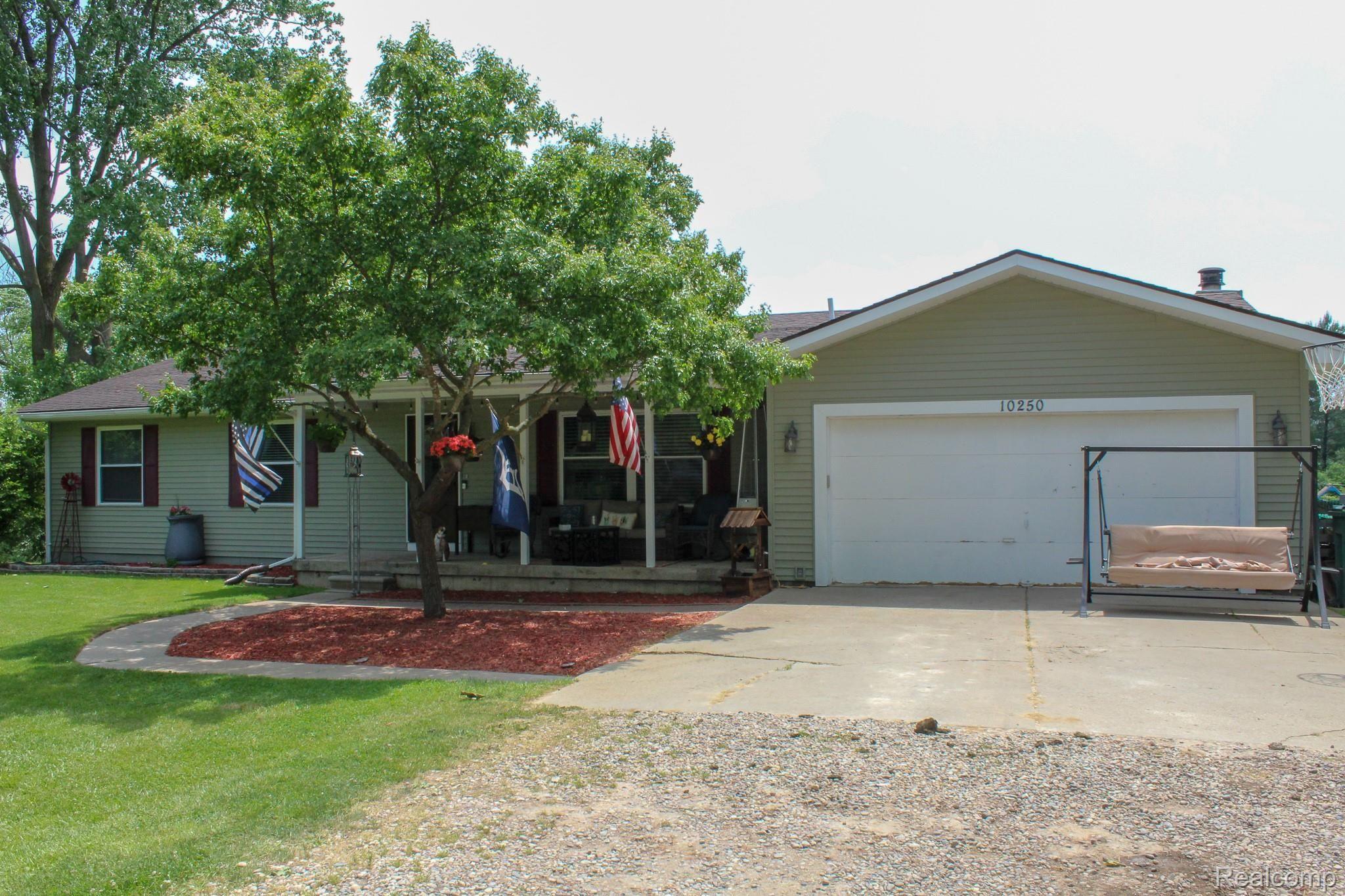 Front of house.jpg