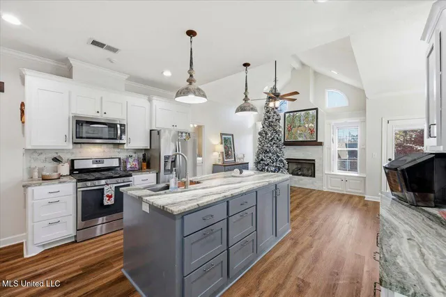 $355,000 | 513 Windsor Drive, Brandon, MS 39047