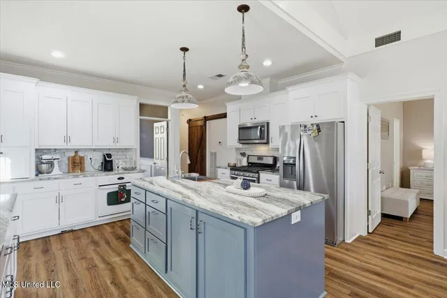 $355,000 | 513 Windsor Drive, Brandon, MS 39047