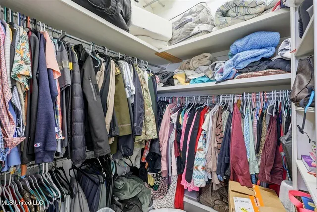 $355,000 | 513 Windsor Drive, Brandon, MS 39047