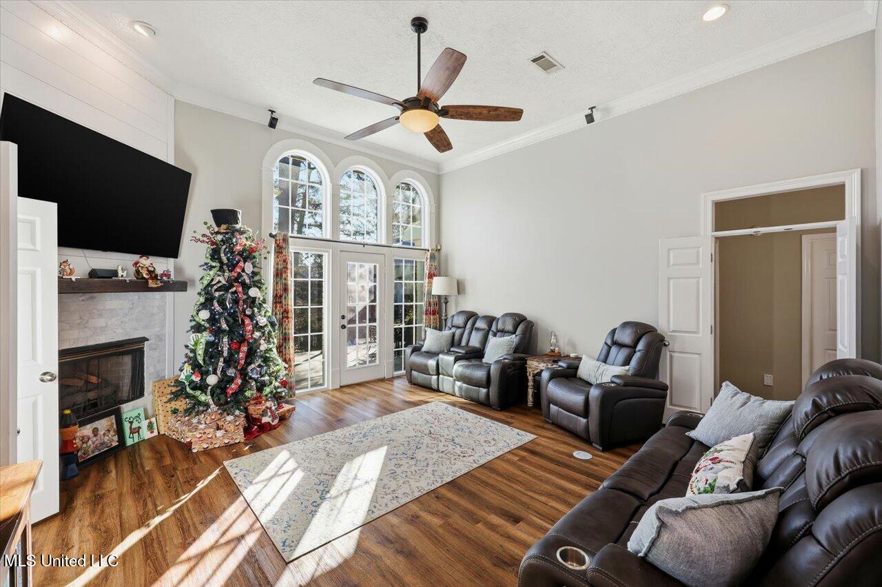 513 Windsor Drive Brandon, MS 39047 - Photo 7 of 50 07-SD1_0209