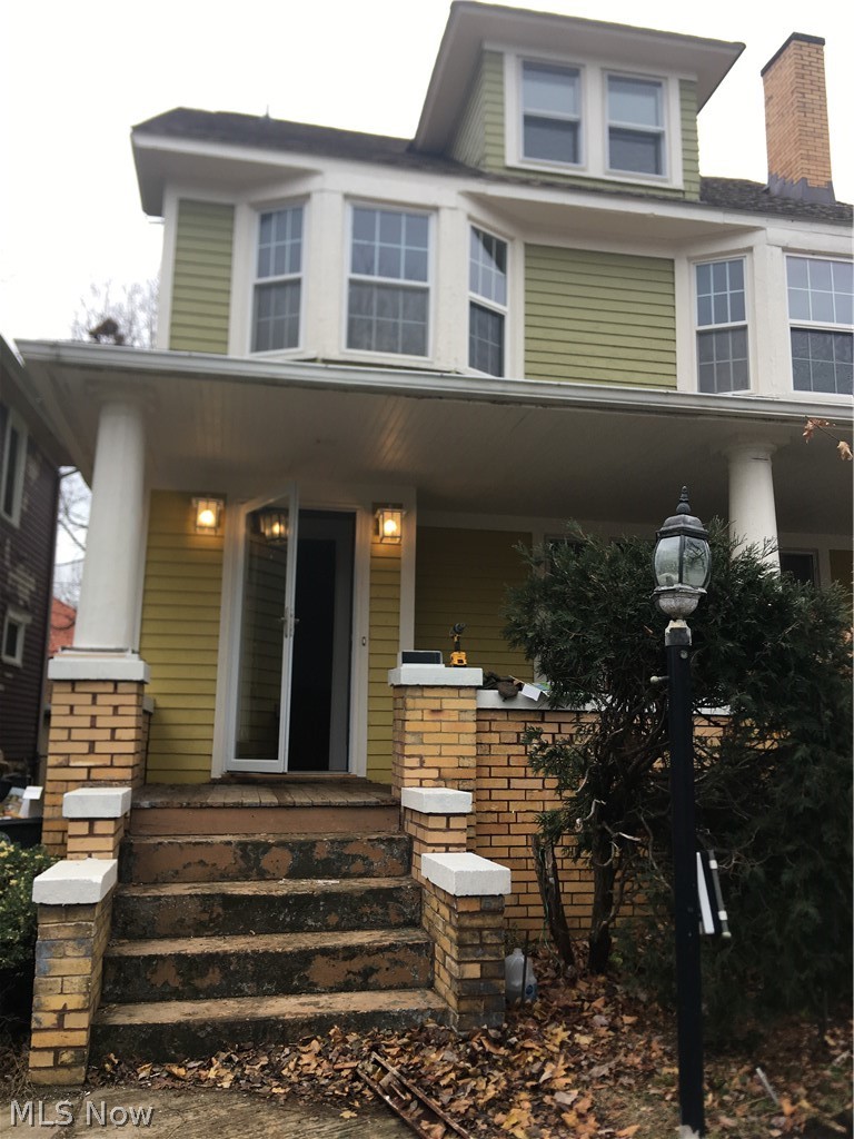 880 Herrick Road Cleveland, OH 44108 - Photo 1 of 12 Gallery Image 1
