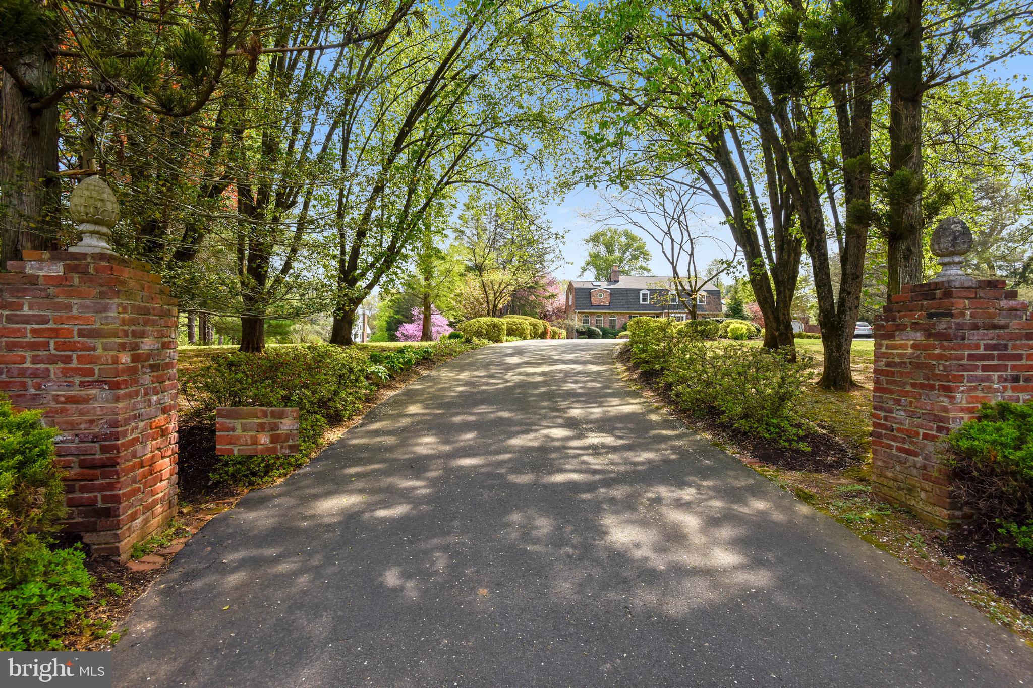 515 Walker Road Great Falls, VA 22066 - Photo 1 of 58 Gallery Image 1