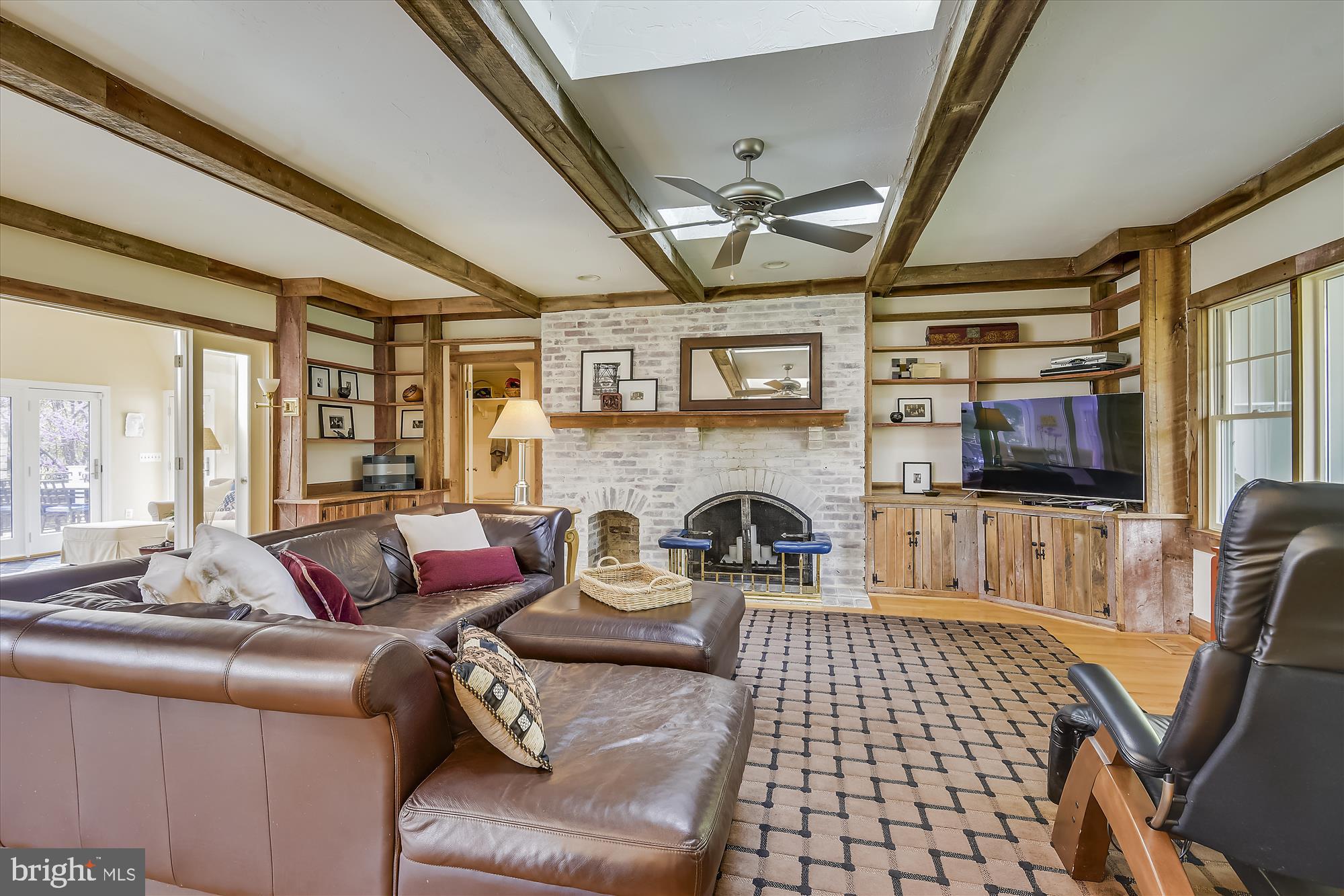 515 Walker Road Great Falls, VA 22066 - Photo 14 of 58 Gallery Image 14
