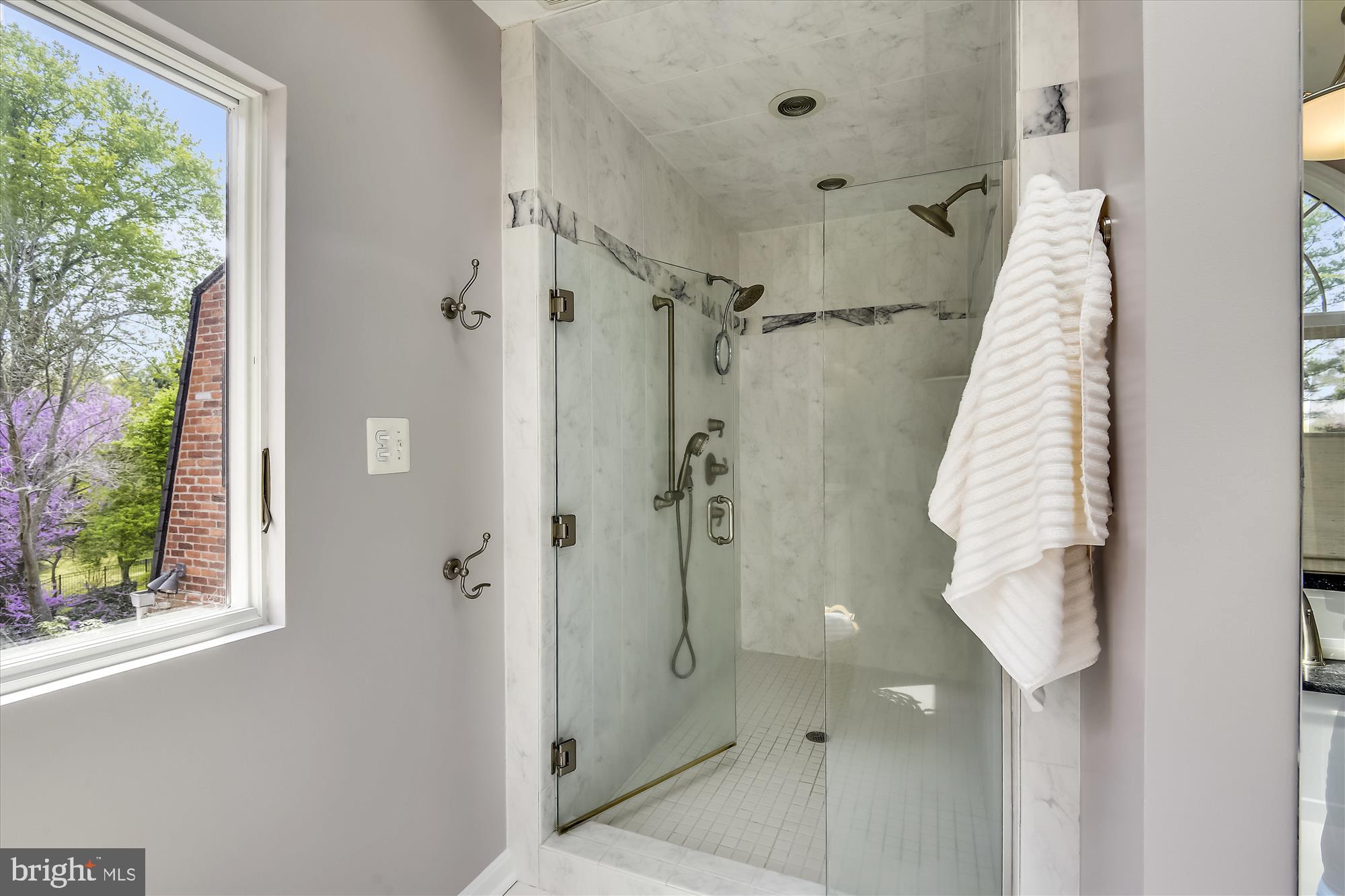515 Walker Road Great Falls, VA 22066 - Photo 7 of 58 Gallery Image 7